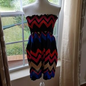 Chevron strapless dress size small NWT